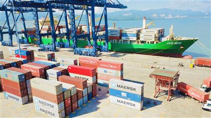 TÀU CONTAINER CỦA MAERSK CẬP CẢNG CICT